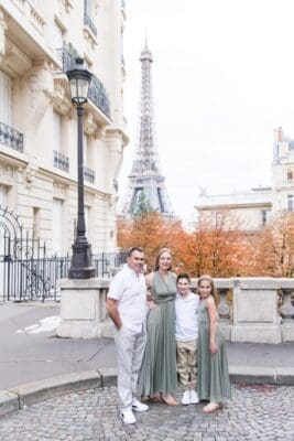 Matching Family Photoshoot idea